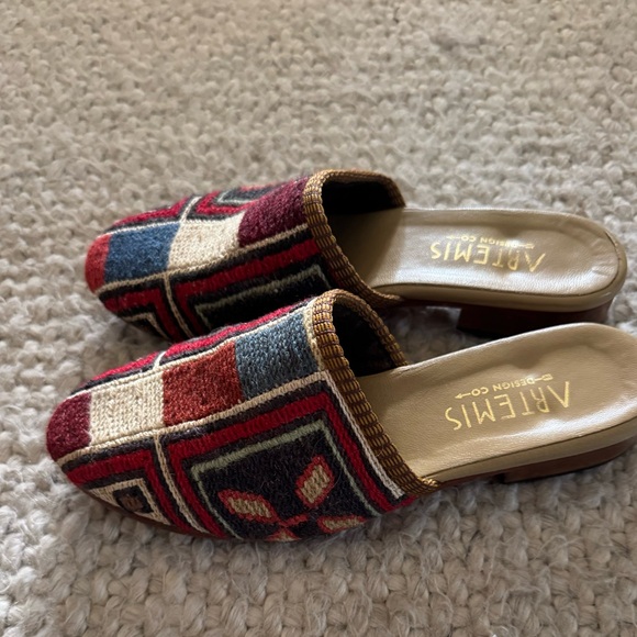 Artemis. Design Co. Kilim slide shoes - Picture 4 of 12